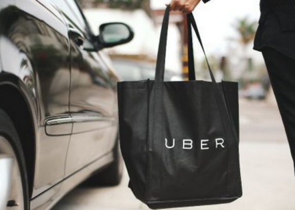 Uber, bocciata in Germania, lancia il servizio Fresh: consegnerà il pranzo in ufficio